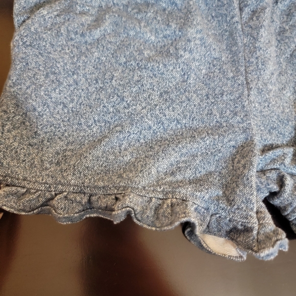 Posh Peanut Indigo Denim Ruffled Shorts Size 7 - Picture 2 of 6